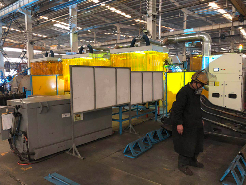 1585791478581695.jpg 人工焊接2.jpg